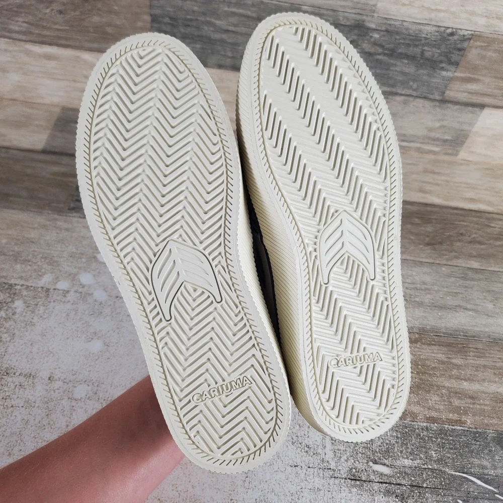 Cariuma NAIOCA X Hokusai Shoes Sz Mens 8 / Womens 9.5 White Wave Off Kanagawa